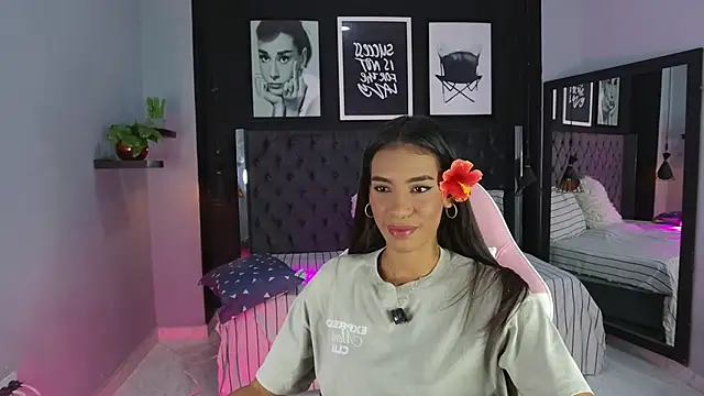 Snapshot of kitty_collins_ chatting on October 23, 11:31 am kitty collins online show from October 23, 11:31 am