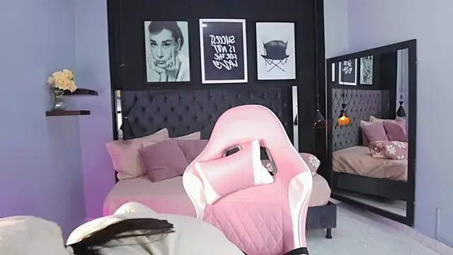 Snapshot of kitty_collins_ chatting on November 12, 12:05 pm kitty collins online show from November 12, 12:05 pm