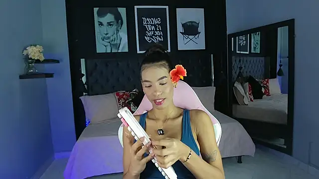 Snapshot of kitty_collins_ chatting on November 23, 11:32 am kitty collins online show from November 23, 11:32 am