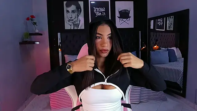 Snapshot of kitty_collins_ chatting on January 12, 11:37 am kitty collins online show from January 12, 11:37 am