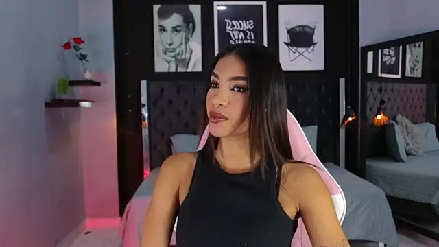 Snapshot of kitty_collins_ chatting on January 13, 11:15 am kitty collins online show from January 13, 11:15 am