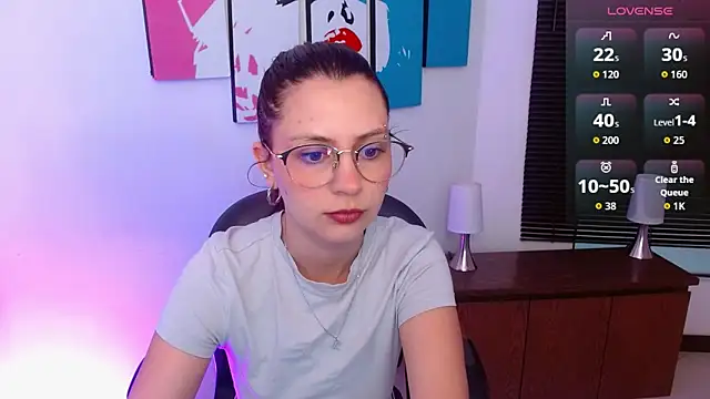 AlanaGarcia19 online show from September 25, 11:36 am