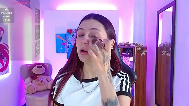 AlanaGarcia19 online show from December 15, 11:58 am