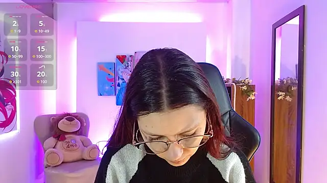 AlanaGarcia19 online show from January 6, 12:09 pm