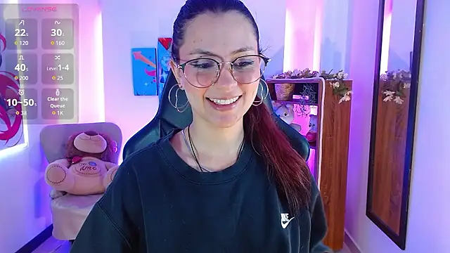 AlanaGarcia19 online show from January 14, 12:11 pm