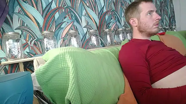 Snapshot of gaydavid chatting on October 2, 12:50 am gaydavid online show from October 2, 12:50 am