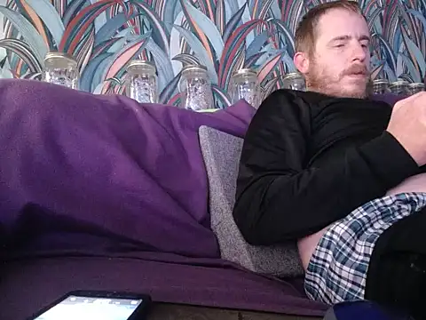 Snapshot of gaydavid chatting on November 7, 10:21 pm gaydavid online show from November 7, 10:21 pm