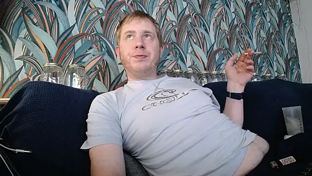 Snapshot of gaydavid chatting on January 8, 12:13 am gaydavid online show from January 8, 12:13 am