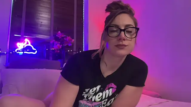 Snapshot of MistresssX chatting on November 4, 5:01 pm MistresssX online show from November 4, 5:01 pm