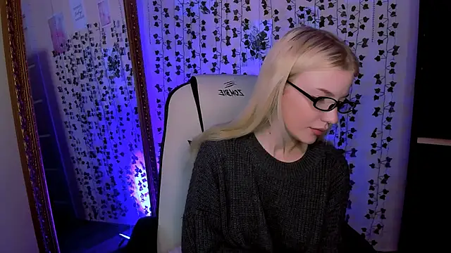 AnyaTaylor  online show from March 10, 3:00 am