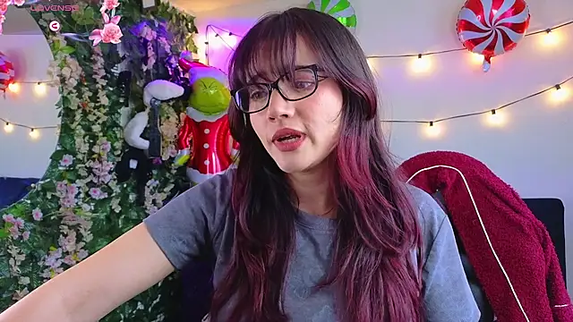 MiaVelvetDoll online show from January 7, 2:30 pm