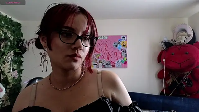 Snapshot of MiaVelvetDoll chatting on May 25, 2:45 pm MiaVelvetDoll online show from May 25, 2:45 pm