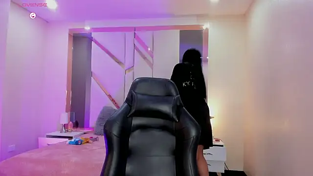 EmmaStonns online show from September 19, 2:18 pm