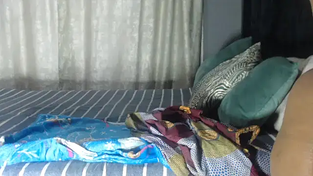 SEXYHUGEASS21 online show from September 11, 4:34 am