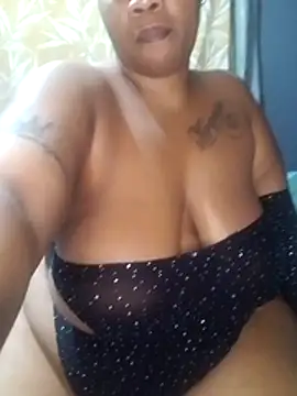 SEXYHUGEASS21 online show from May 21, 5:47 am