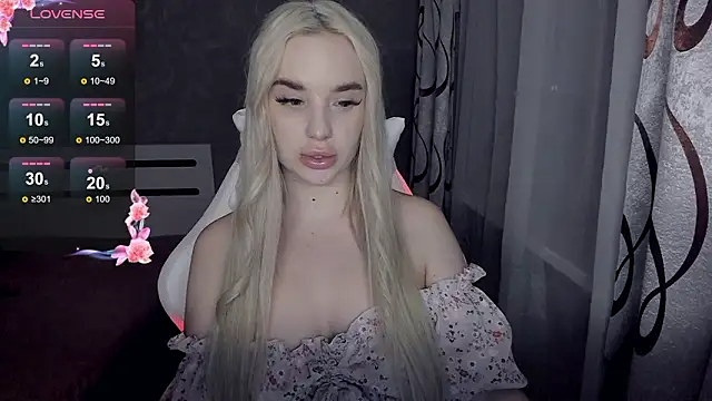 KiraKrox online show from February 18, 8:49 pm