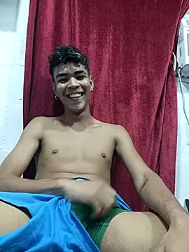 Snapshot of Wolf_BIG4 chatting on December 2, 3:45 am Wolf BIG4 online show from December 2, 3:45 am