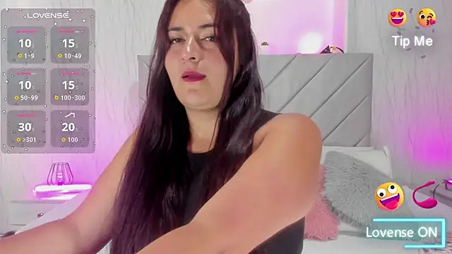 Victoria Guzman online show from December 18, 4:24 pm