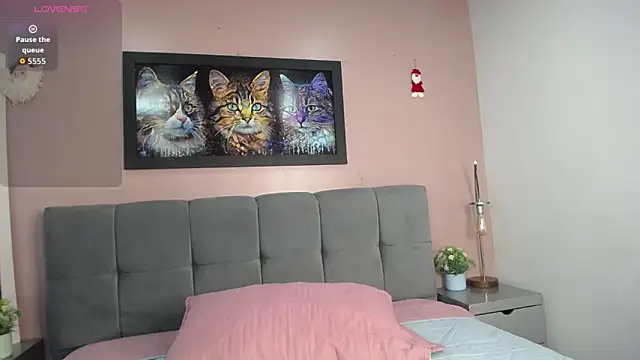 tiiny emilly online show from December 5, 8:49 pm