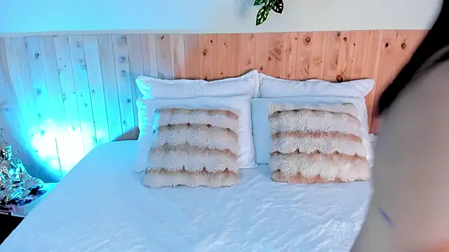 Snapshot of CloehSmiith chatting on April 14, 12:00 pm CloehSmiith online show from April 14, 12:00 pm