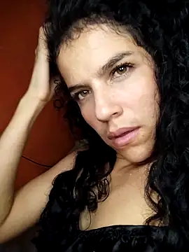 lucerocutte online show from April 11, 3:00 am