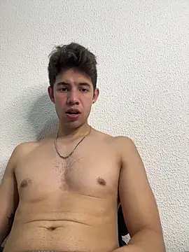 Snapshot of Maxtaylor18 chatting on October 15, 3:06 am Maxtaylor18 online show from October 15, 3:06 am