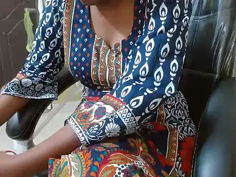 Snapshot of shallyji chatting on October 14, 4:57 am shallyji online show from October 14, 4:57 am