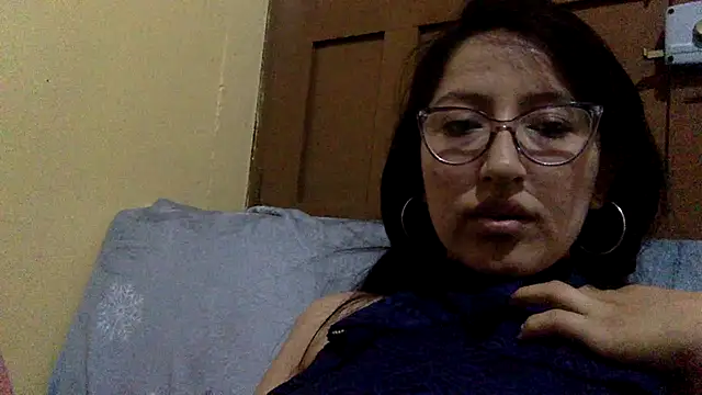 Snapshot of AlbyberCH chatting on October 5, 1:37 am AlbyberCH online show from October 5, 1:37 am