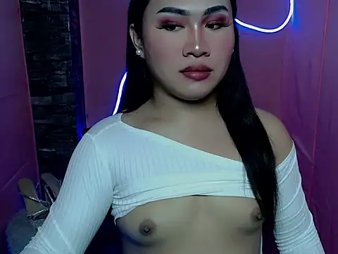 pretty lassy online show from November 10, 6:18 pm