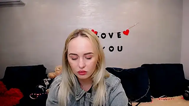 LiluMoon   online show from April 19, 11:09 am