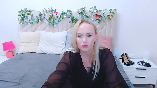 LiluMoon   online show from April 21, 4:01 pm