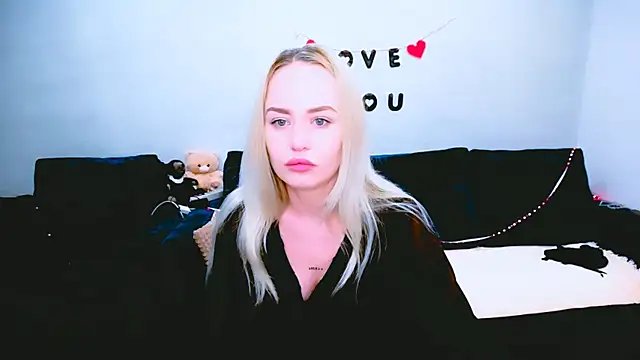 LiluMoon   online show from April 22, 6:49 am