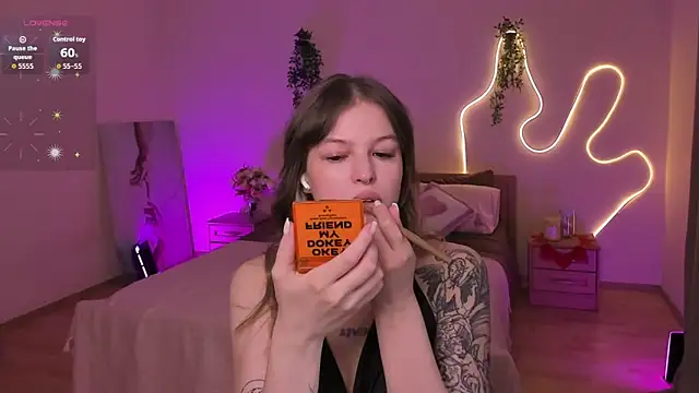 Lisa Blossom online show from May 22, 6:09 am