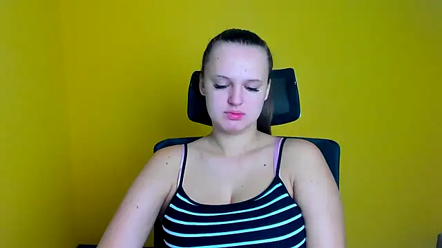 Snapshot of Aurora_White chatting on September 16, 5:41 am Aurora White online show from September 16, 5:41 am