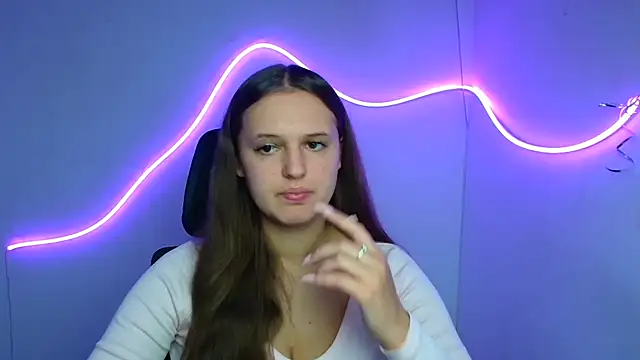 Snapshot of Aurora_White chatting on September 27, 11:15 am Aurora White online show from September 27, 11:15 am