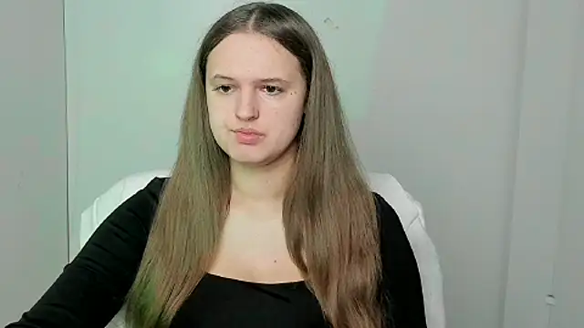 Snapshot of Aurora_White chatting on October 9, 11:08 am Aurora White online show from October 9, 11:08 am