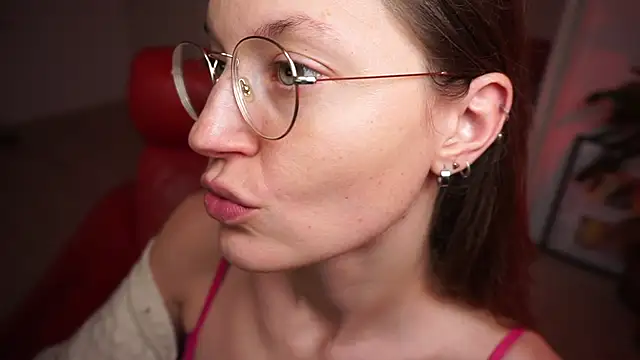 Scorpion Peach online show from November 13, 3:55 pm