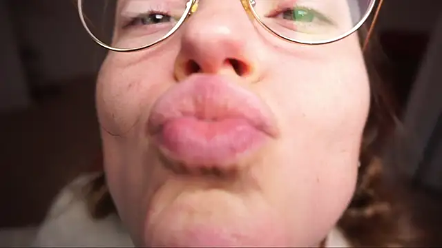 Scorpion Peach online show from November 15, 5:09 pm