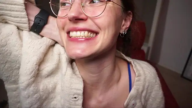 Scorpion Peach online show from December 2, 3:07 pm