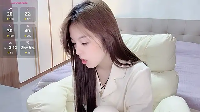 T-LL77- online show from October 8, 6:16 pm