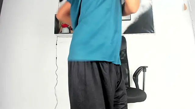 tyler twink boy online show from October 1, 1:50 pm