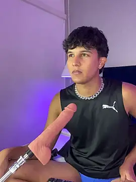 Leo Savage  online show from October 5, 11:35 pm