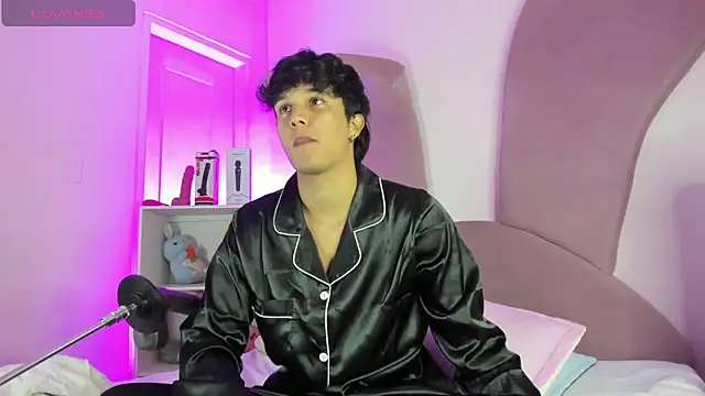 Leo Savage  online show from November 12, 3:51 am