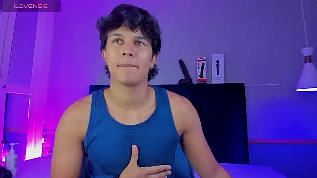 Leo Savage  online show from November 17, 3:45 am