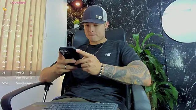 Alexander ferre online show from October 1, 1:17 pm