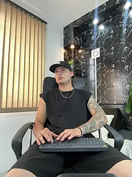 Alexander ferre online show from April 5, 1:30 pm