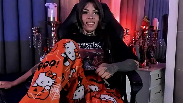 misstomie  online show from April 1, 8:37 am