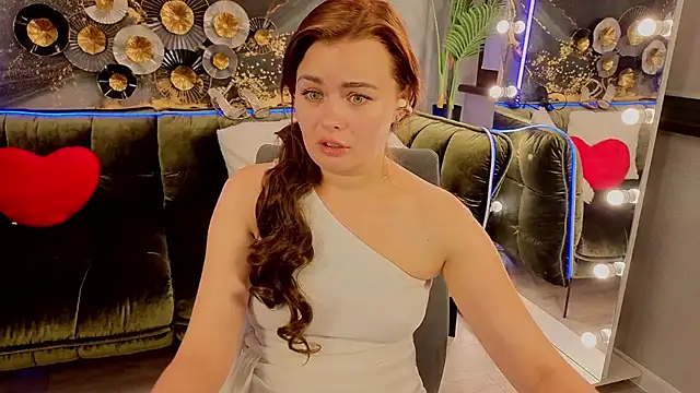 RedDoll  online show from September 24, 10:02 pm