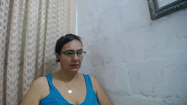 gabbyparker  online show from June 6, 7:35 am