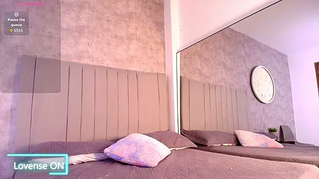 karla-ruiz online show from September 28, 1:00 am